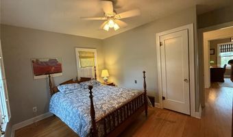 915 McKinley Blvd, Alton, IL 62002