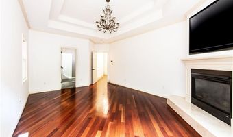 4 Hart Pond Dr, North Smithfield, RI 02896