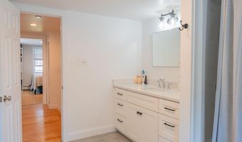 32 Pleasant Hill Rd, Falmouth, ME 04105