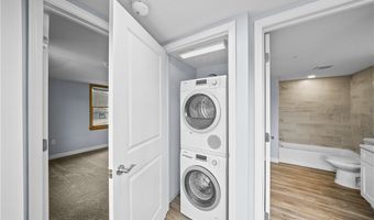 1735 Merriman Rd 102, Akron, OH 44313