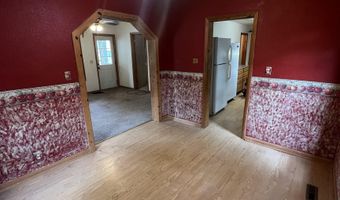 823 Pine Ave, Alma, MI 48801