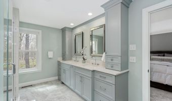 3 Chickadee Ct, Bedford, NH 03110