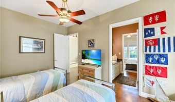 100 Dolphin Ct, Aransas Pass, TX 78336