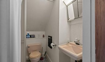 74 Valley Rd, Middletown, RI 02842