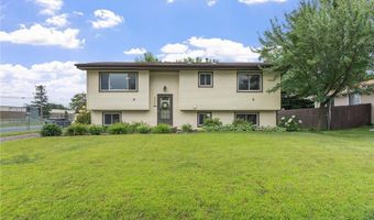 956 Blackoaks Ln, Anoka, MN 55303