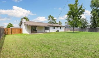 1208 NE 3Rd St, Bentonville, AR 72712