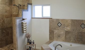 245 Hualani St B, Kailua, HI 96734