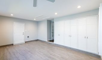 207 N MAPLE St, Bingen, WA 98605