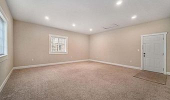 1 Maple Village Ct, Ann Arbor, MI 48103
