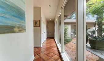 3044 Mcconnell Dr, Baton Rouge, LA 70809
