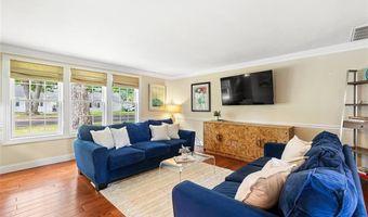 15 Zephyr Ln, Barrington, RI 02806