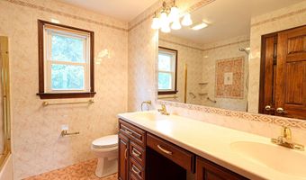 1 WILLOW BROOK Ln, Annandale, NJ 08801