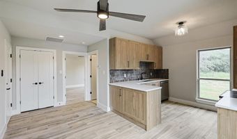2084 Glenhollow Dr, Weatherford, TX 76088