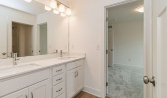 143 10th Ave NE, Altoona, IA 50009