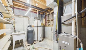 605 S Palmer Dr, Brandon, SD 57005