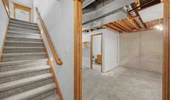 1012 8th St SE, Altoona, IA 50009