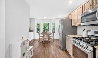 103 Larson Dr 103, Danbury, CT 06810