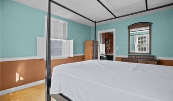 26 Perry St 1, Newport, RI 02840
