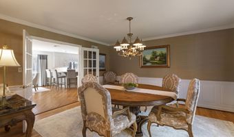 29 Woodland Dr, Avon, CT 06001