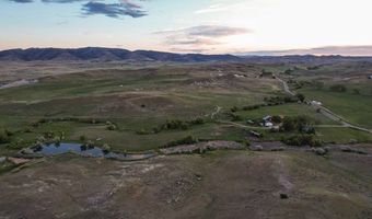 226 Chalk Buttes Rd, Douglas, WY 82633