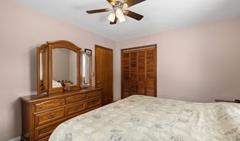 72 Louise St, Auburn, ME 04210