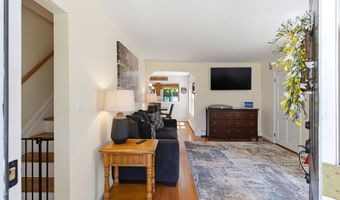 45 Compton St, Belford, NJ 07718