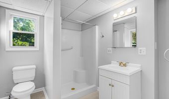 8230 GREGORY Dr, Alexandria, VA 22309