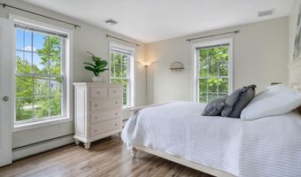 212 Oak Hill Rd, Barrington, NH 03825