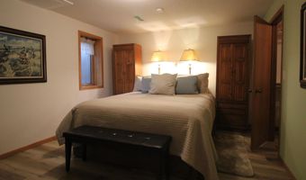 512 W Melgaard Rd, Aberdeen, SD 57401
