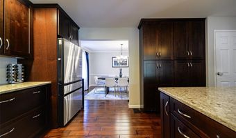 1012 Stuyvesant Ln, Ballwin, MO 63011