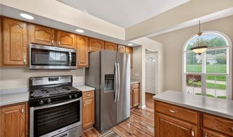 500 Glen Hollow Cir, Aurora, OH 44202