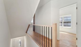 90 E 27TH St, Bayonne, NJ 07002