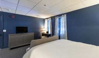 38 Dr. Marcus F Wheatland Blvd 5, Newport, RI 02840