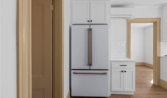 18 Barney St 2, Newport, RI 02840
