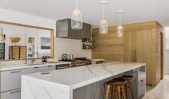 22 Phelan Ct, Amagansett, NY 11930