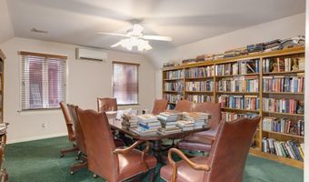 210 N Washington St, Abbeville, LA 70510