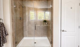 12 Jamie Ct, Barnegat, NJ 08005