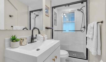5110 N 19TH Rd N, Arlington, VA 22207
