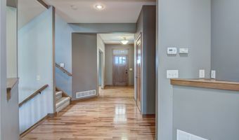 907 Sandalwood Dr, Altoona, WI 54720