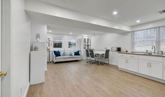 16 Edgebrook Ln, Airmont, NY 10952