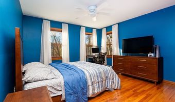 8 Phoebee Ln, Brookfield, CT 06804