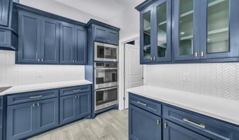140 Rolling Hills Blvd, Alvord, TX 76225