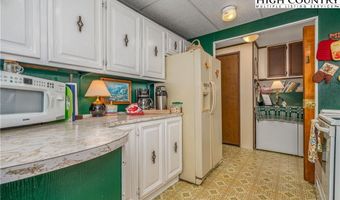 25 Reuben Wooten Rd, Banner Elk, NC 28604