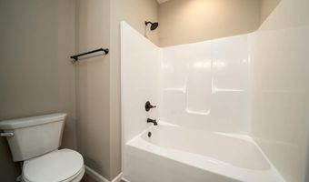 112 Oak Tree Pl, Avilla, IN 46710