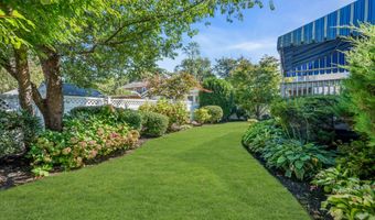 22 Woodland Ave, Manasquan, NJ 08736