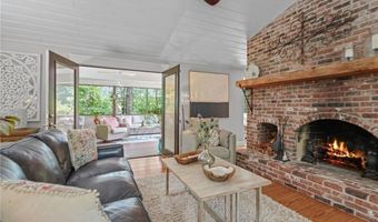 3 Cynthia Rd, Lincoln, RI 02865