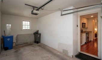 318 Corey Ln 318, Middletown, RI 02842