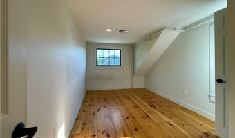 5 John St 2, Bristol, RI 02809