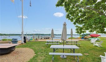 7 Broadview Ave, Bristol, RI 02809