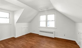 65 Grant Ave, Albertson, NY 11507